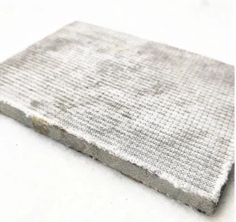 Coperta isolante flessibile tridimensionale